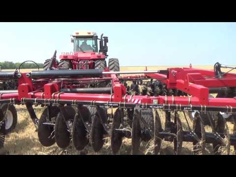 Техника для обоработки почвы на Дне поля-2016 в Волгоградской области